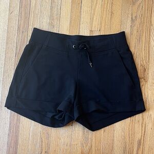 Athleta Midtown 4" Shorts SIZE XS